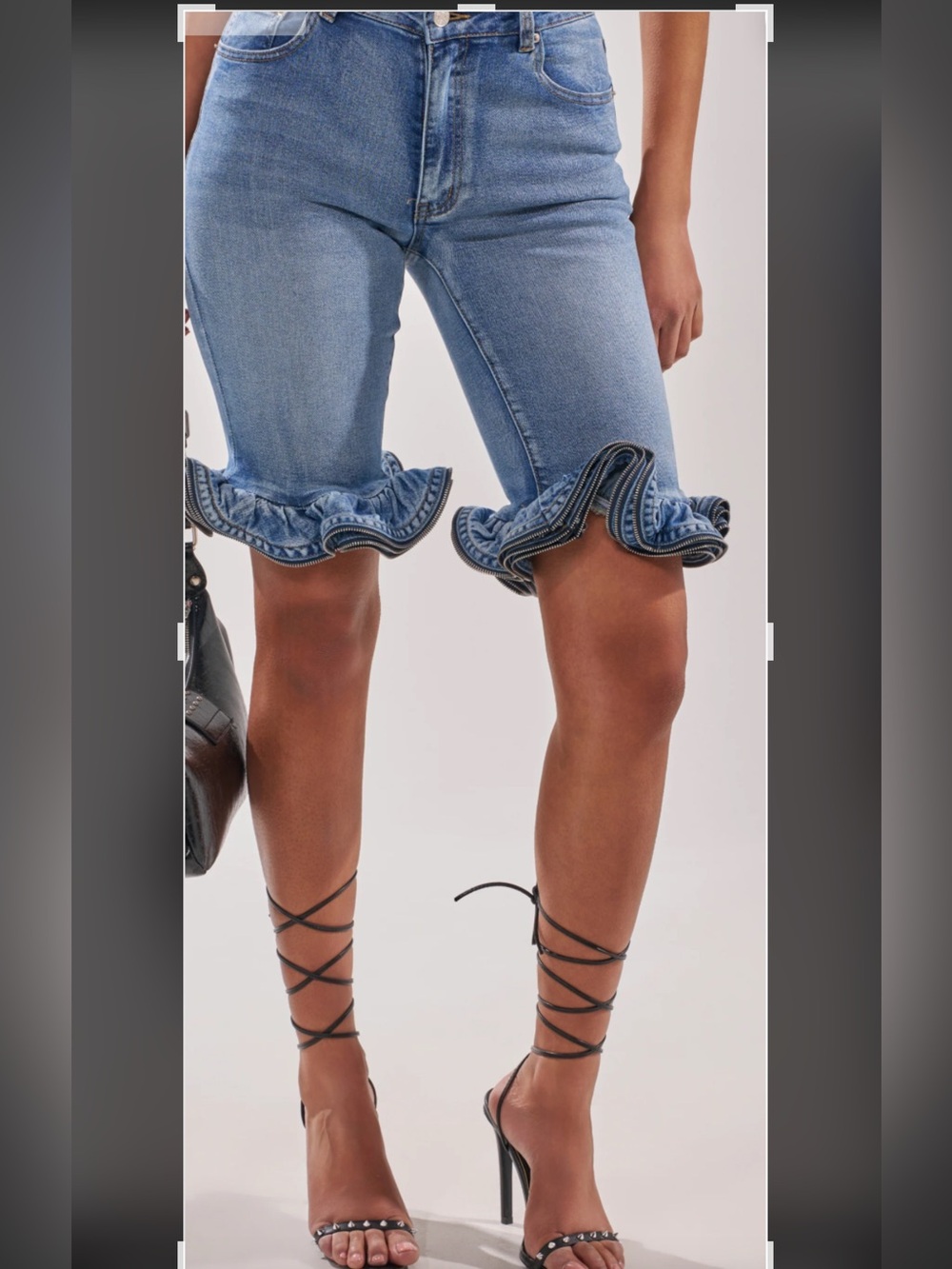 Women’s Denim Bermuda Shorts with Zipper Ruffle Hem Light Washed Pockets M👍